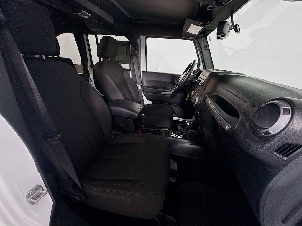 Used 2017 Bright White Clearcoat Jeep Sport image 25