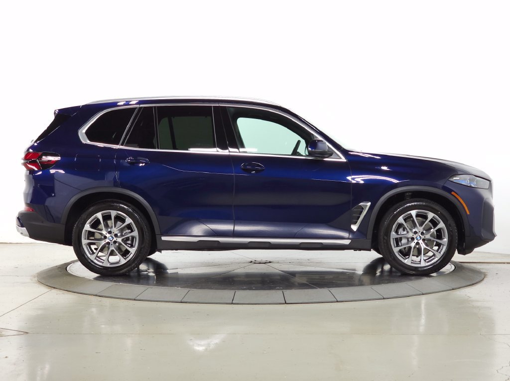 Used 2026 Blue BMW xDrive40i image 12