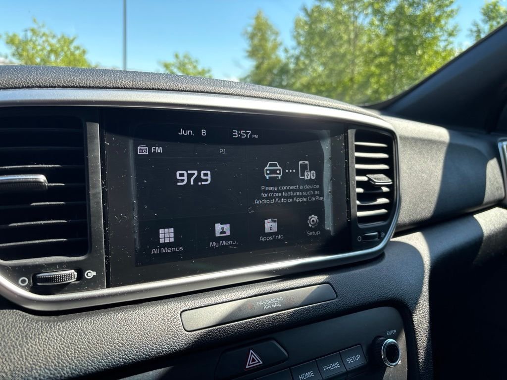 Used 2020 White Kia S image 30