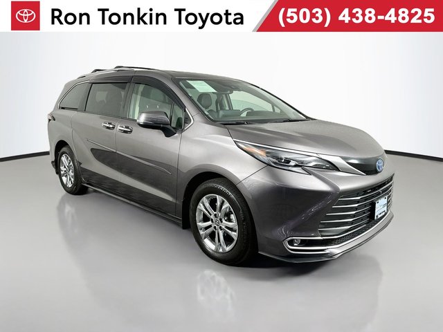 2024 Toyota Sienna Platinum