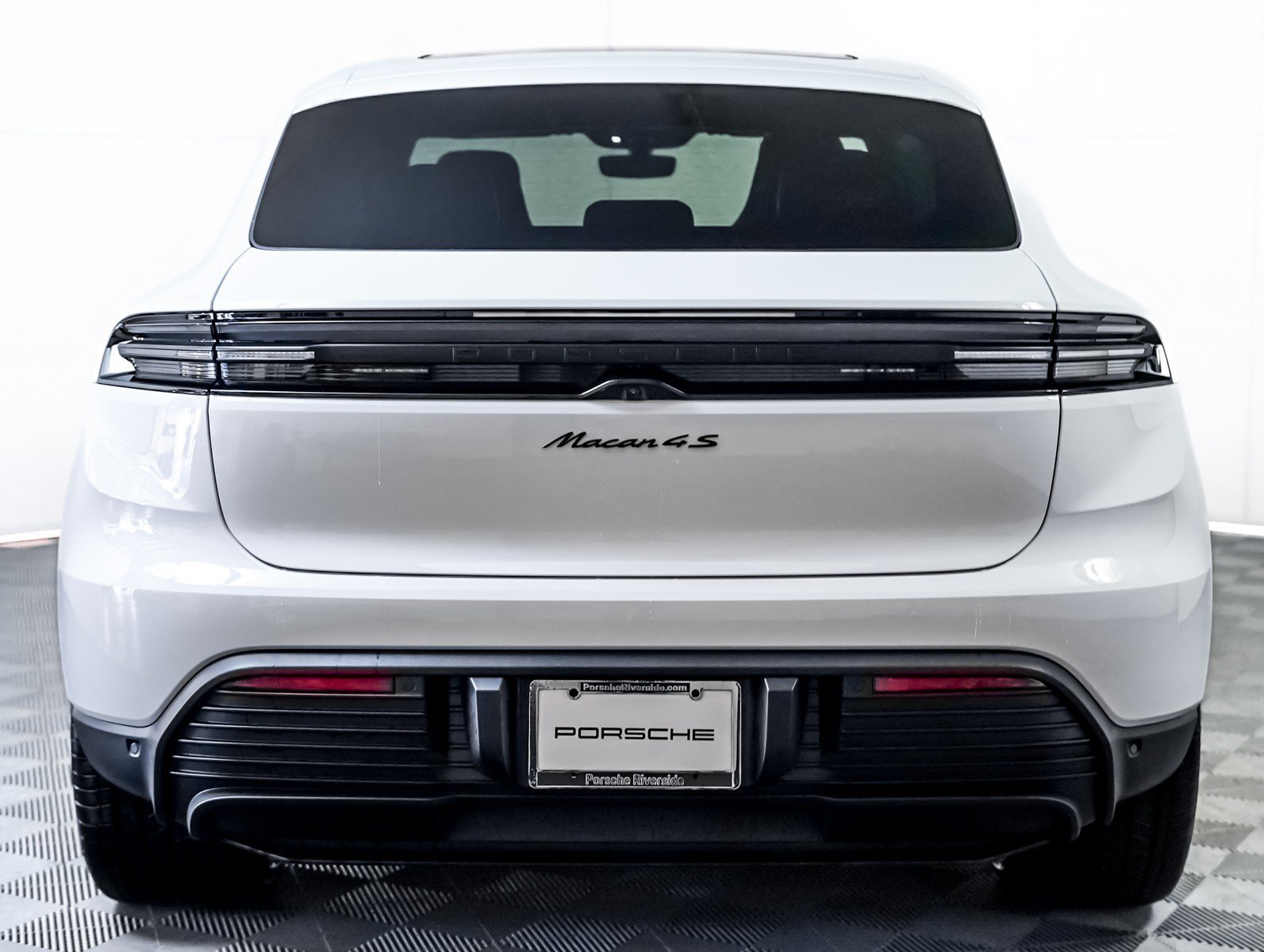 2026 Porsche Macan S - Photo 11