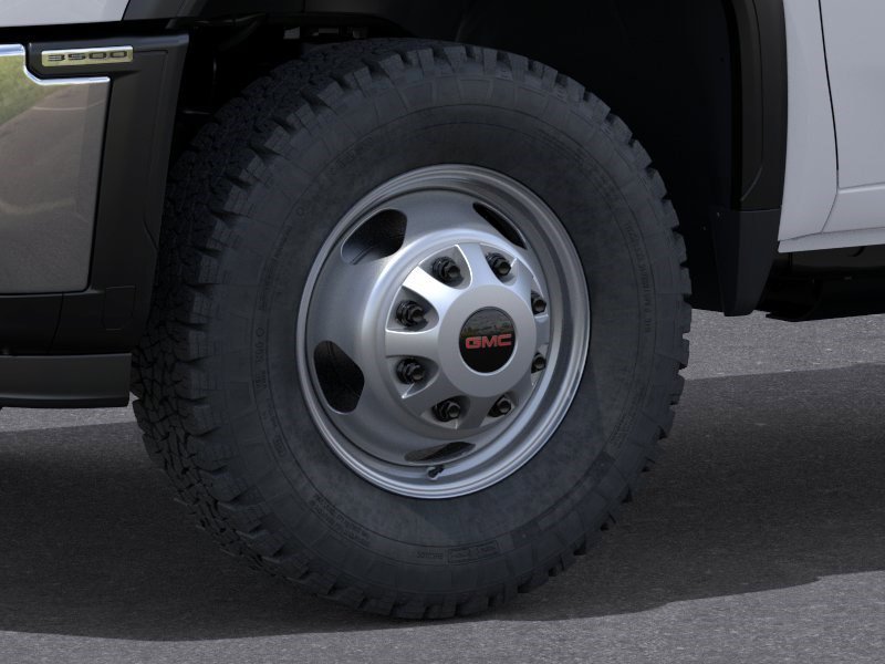 2025 GMC Sierra 3500HD Pro - Photo 9