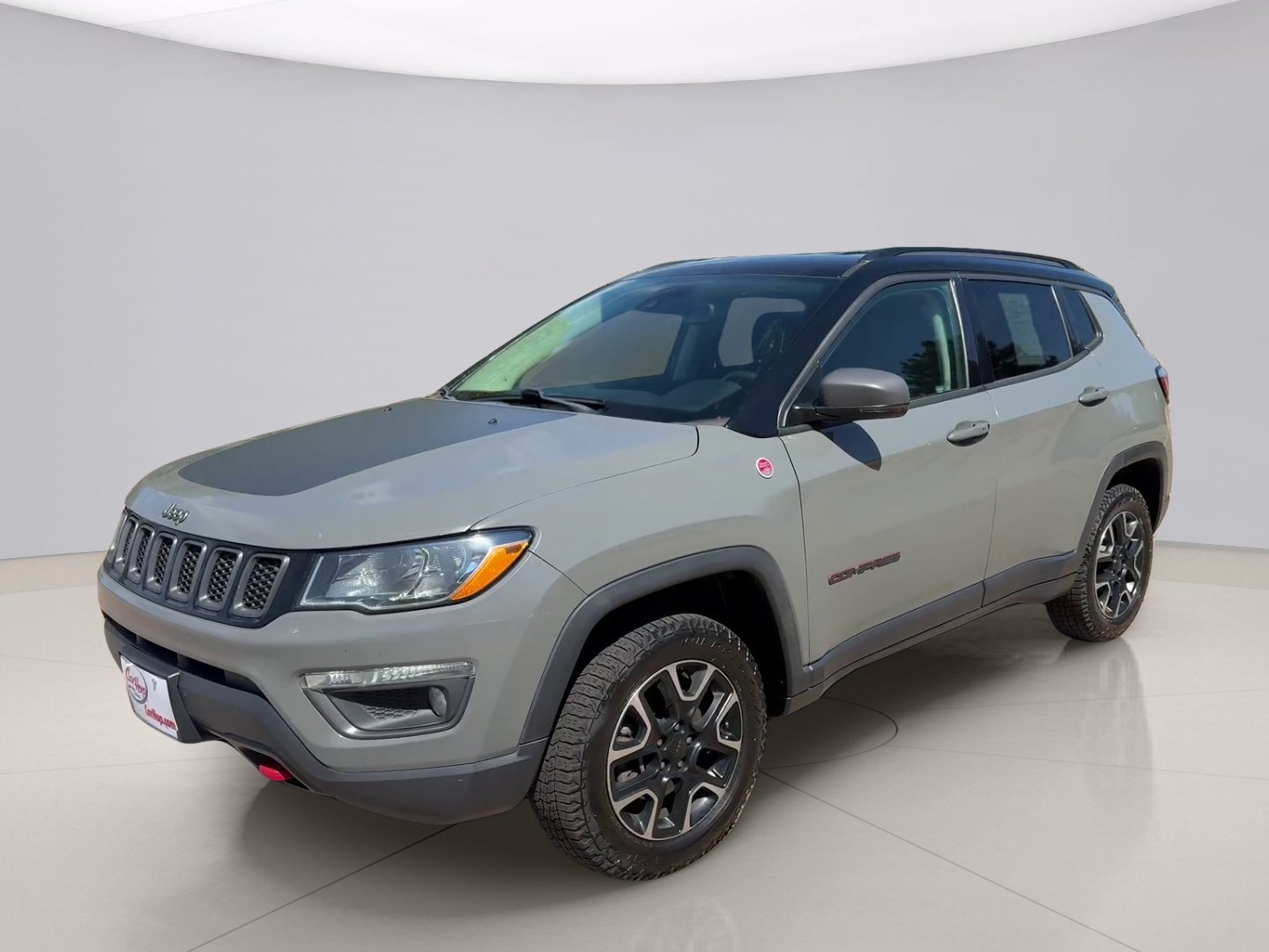 Used 2021 Gray Jeep TRAILHAWK image 1