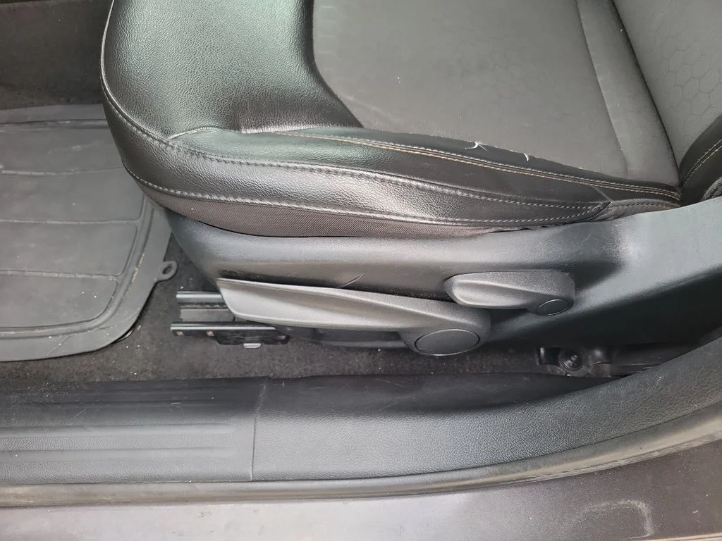 Used 2020 Gray Jeep Latitude image 16