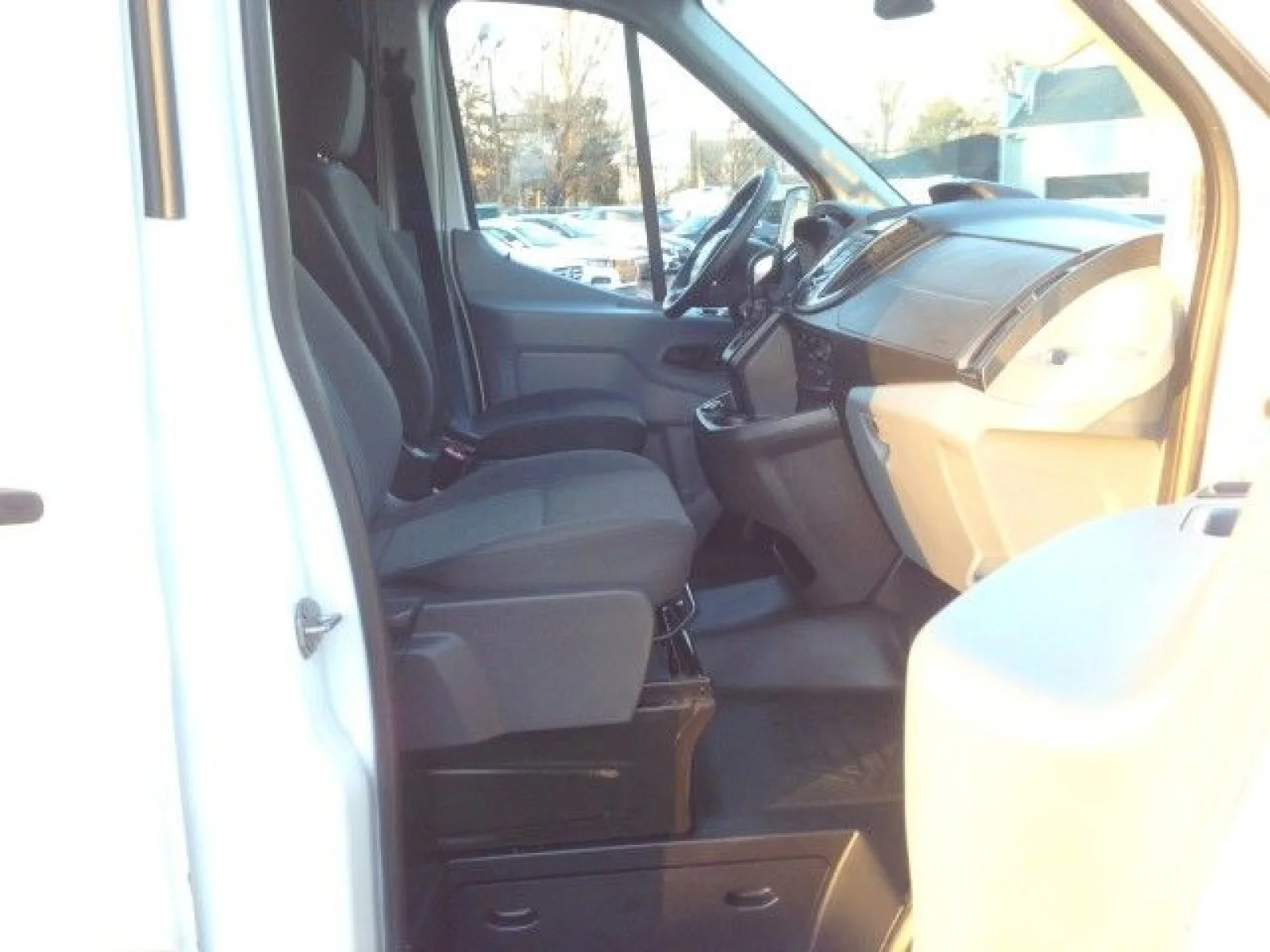 Used 2019 Oxford White Ford w/ rearCam image 35