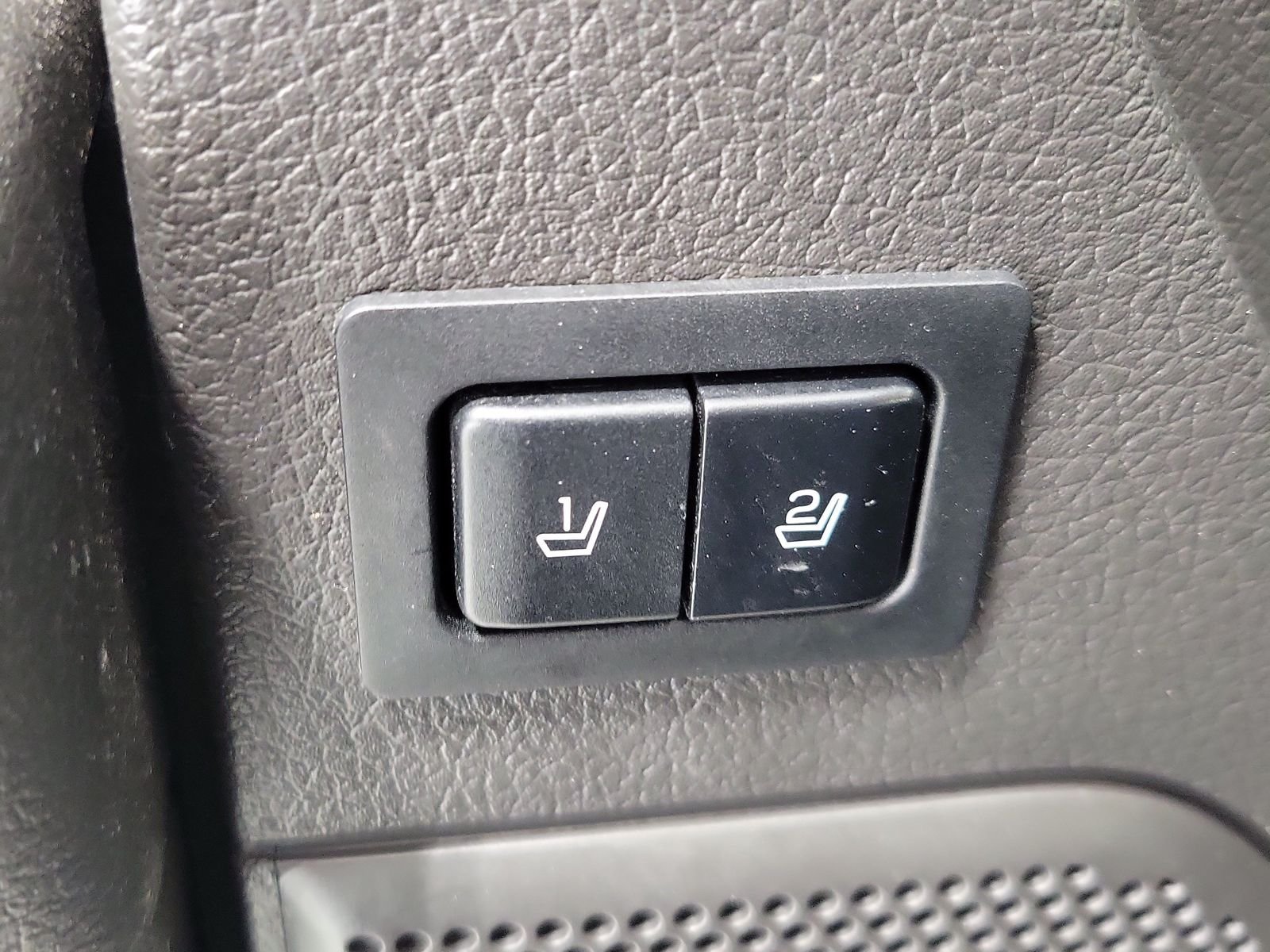 Used 2018 Gray Ford SEL image 11