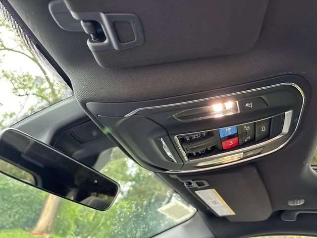 New 2027 White/off-white Jeep Laredo X image 27