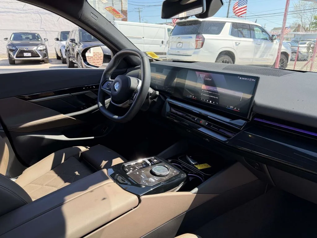 Used 2026 Black BMW 530i xDrive image 10