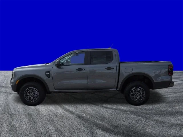 New 2026 Carbonized Gray Metallic Ford XLT image 7