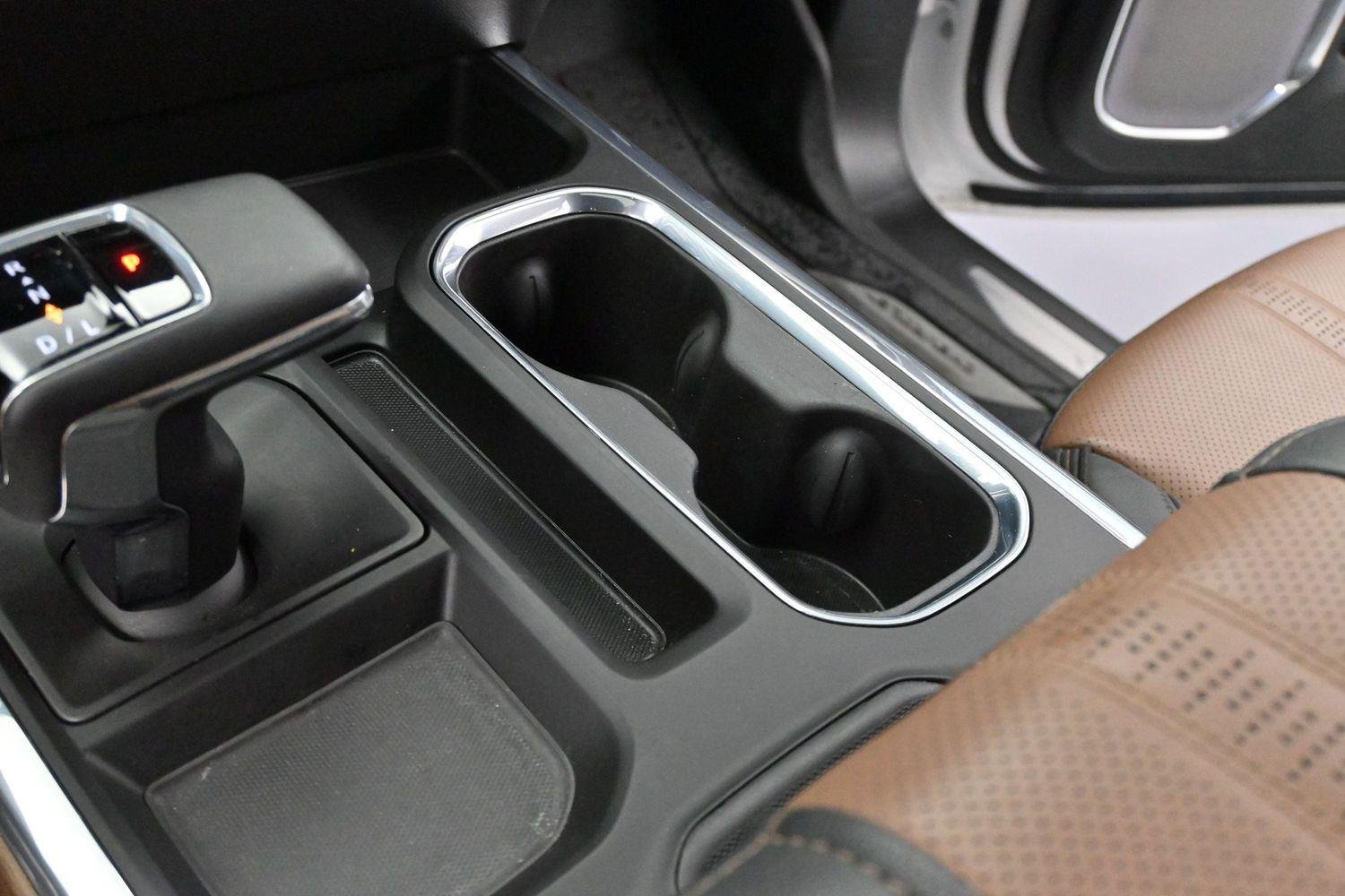 Used 2024 Iridescent Pearl Tricoat Chevrolet High Country image 19