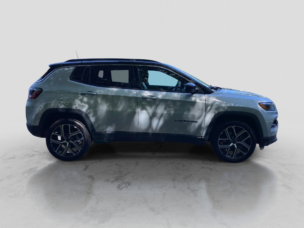Used 2025 Silver Jeep Limited image 11