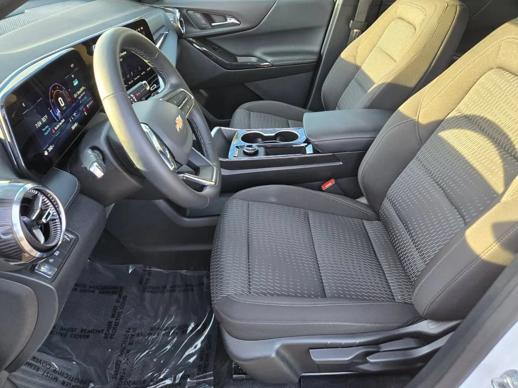 Used 2026 Summit White Chevrolet LT image 10