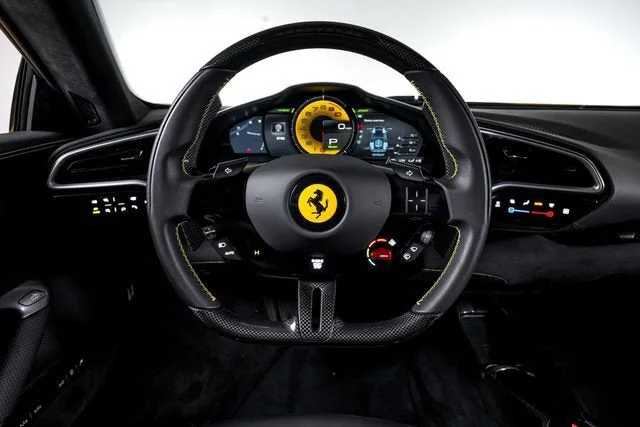 Used 2024 Giallo Triplo Strato Ferrari  image 6