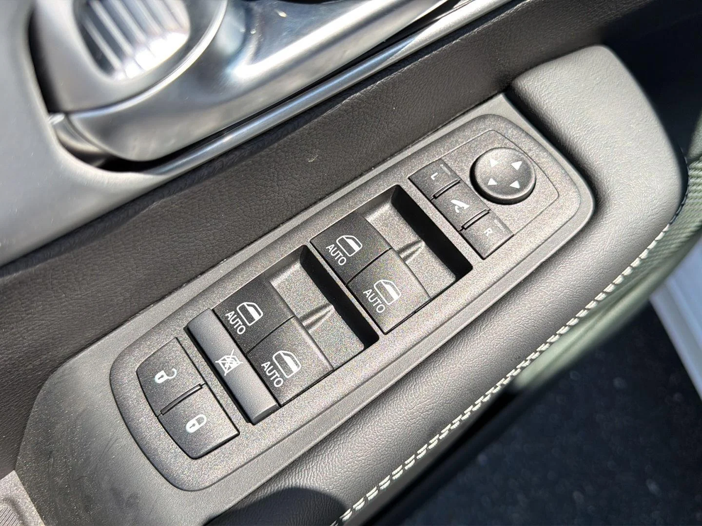 2026 Chrysler Pacifica Limited - Photo 12