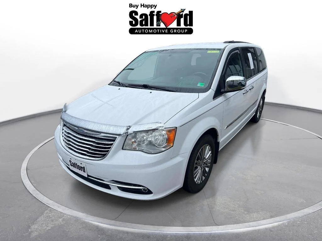 2014 Chrysler Town & Country Touring-L's photo