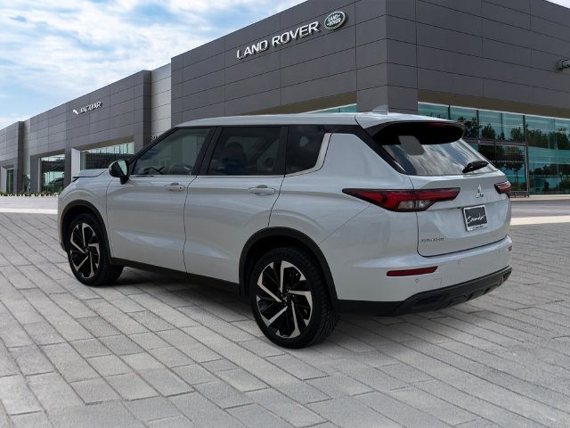 Used 2022  Mitsubishi ES image 3