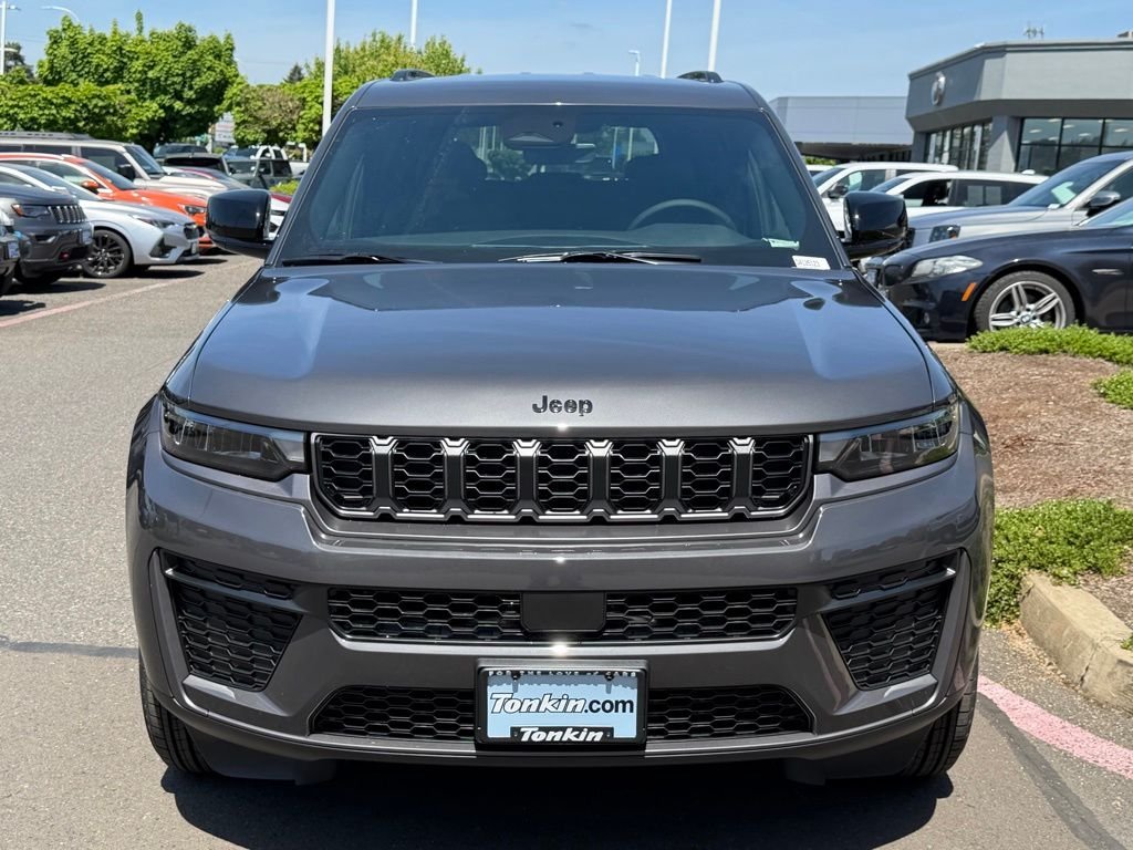 New 2026 Baltic Gray Metallic Clearcoat Jeep Altitude image 3
