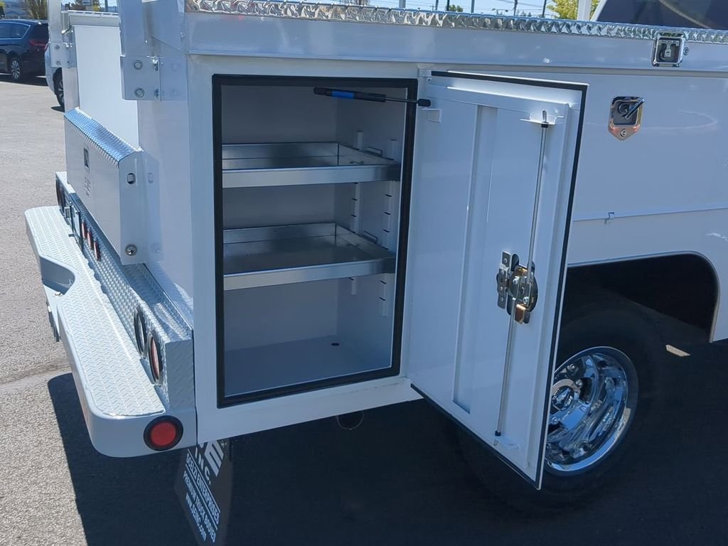 2024 RAM 3500 Chassis Tradesman - Photo 16