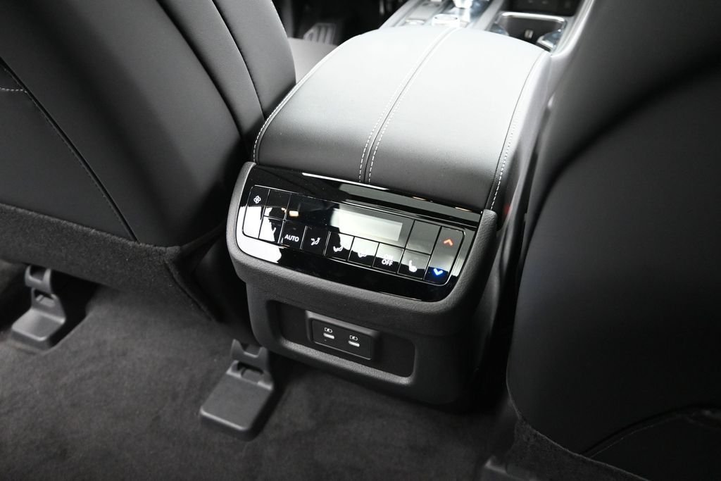 New 2027 2T RAD WHT INFINITI Sport AWD image 16