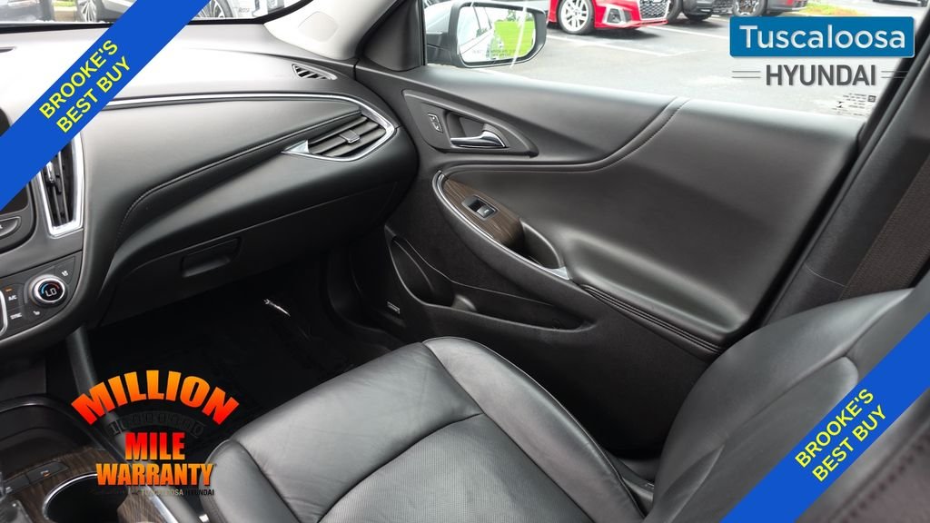 Used 2024 Gray Chevrolet LT image 27