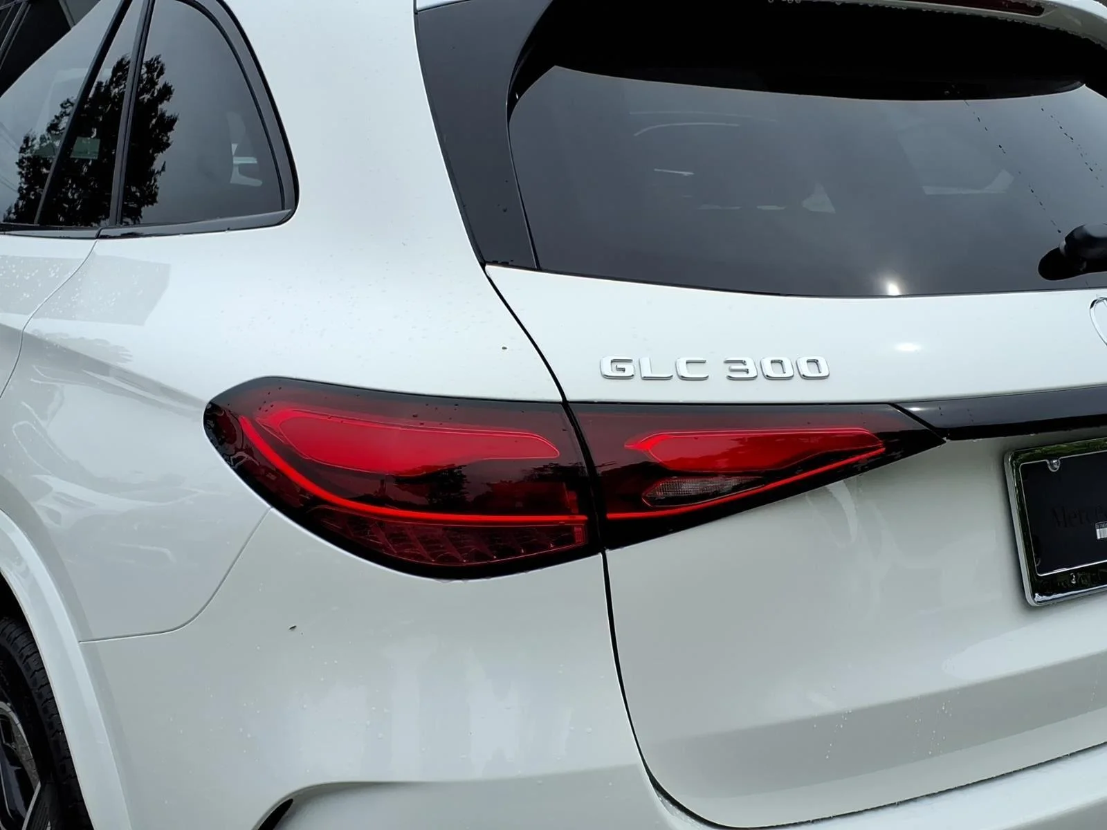 New 2026 WHITE Mercedes-Benz GLC 300 image 10