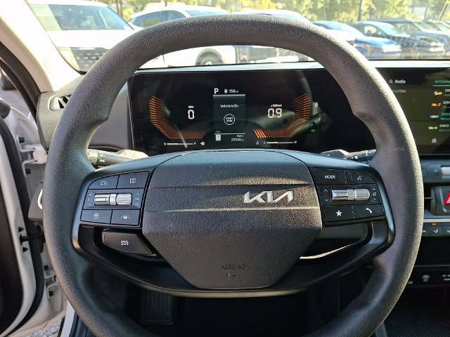 Used 2025 White Kia LXS image 22