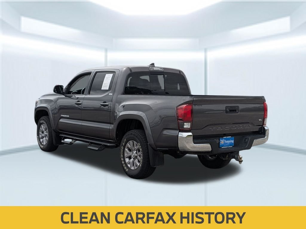Used 2018 Gray Toyota SR5 image 3