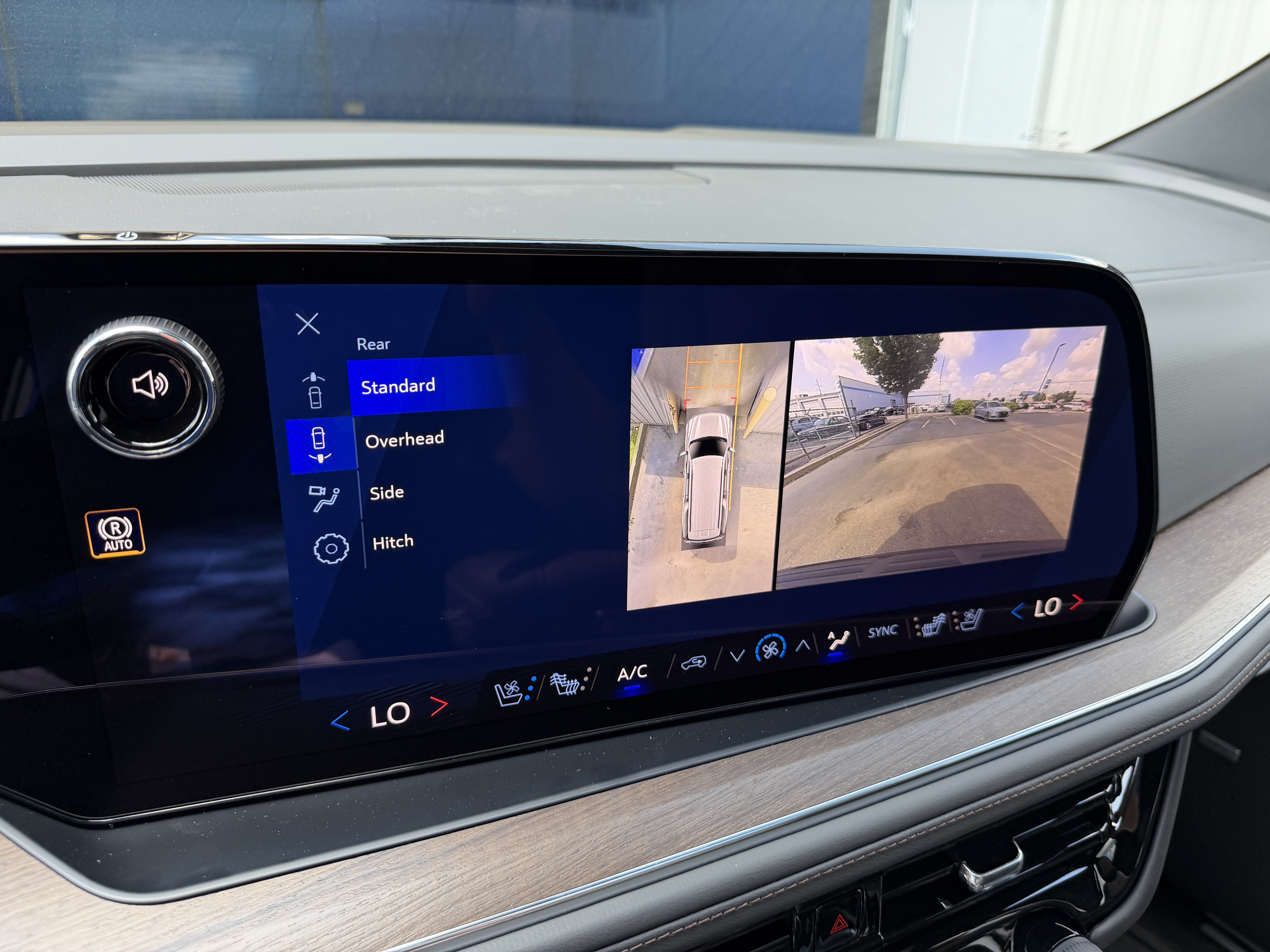 2026 Chevrolet Suburban High Country - Photo 25
