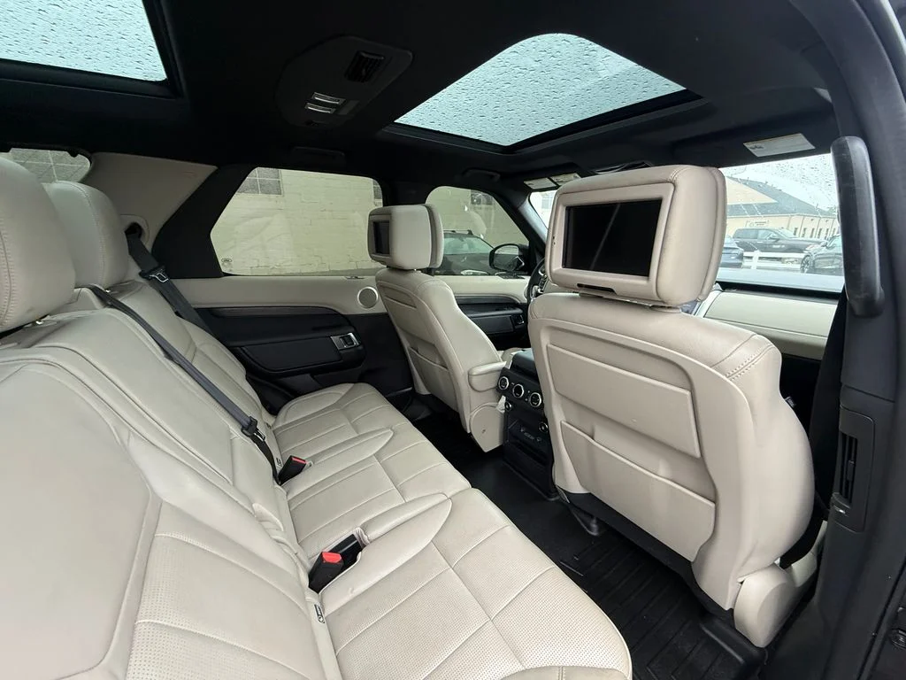 Used 2018 Black Land Rover HSE image 4