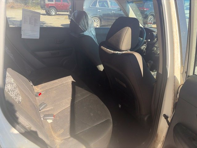 Used 2010 White Kia Plus image 15