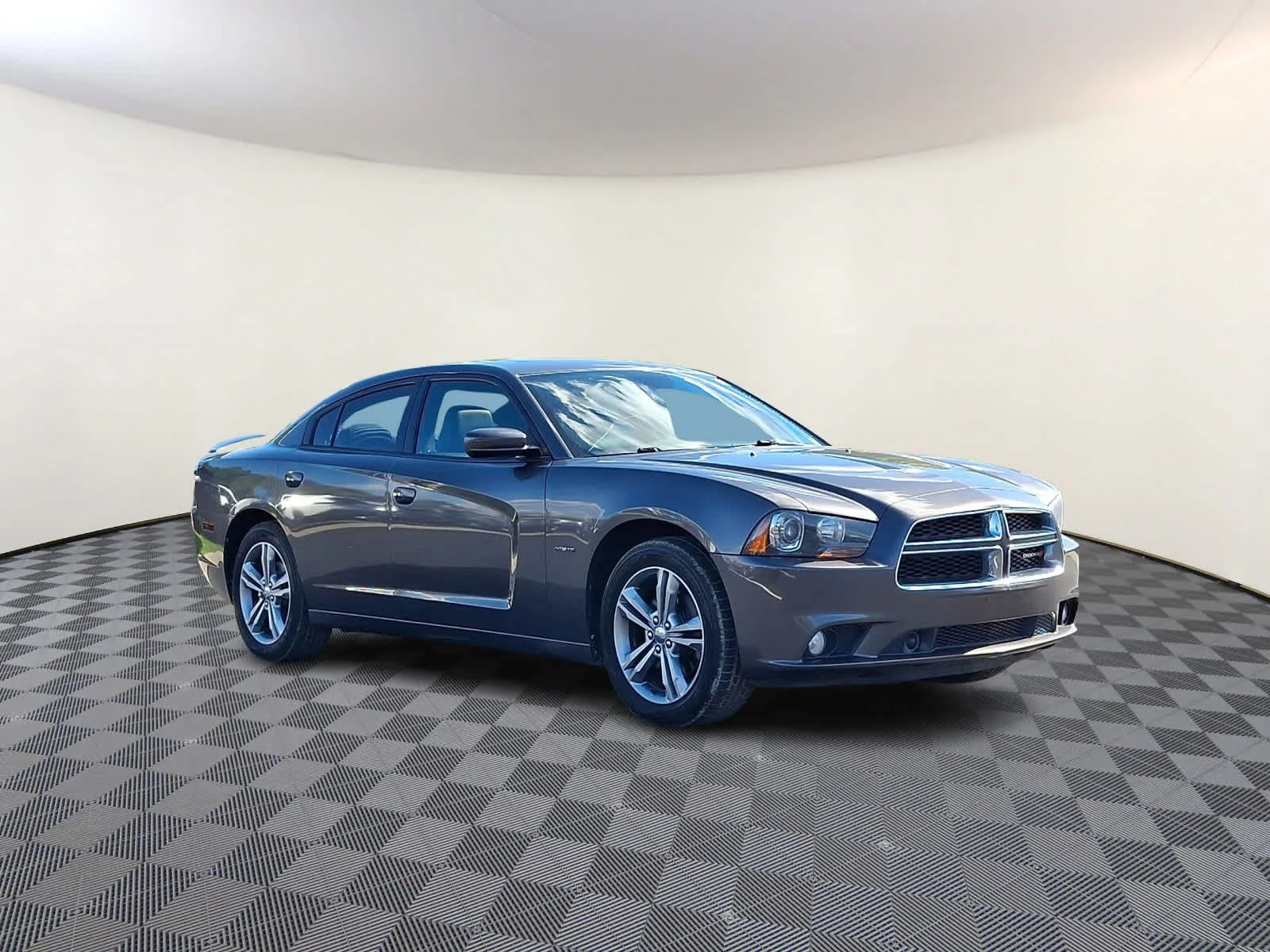 Used 2014 Granite Crystal Metallic Clearcoat Dodge RT Max image 4