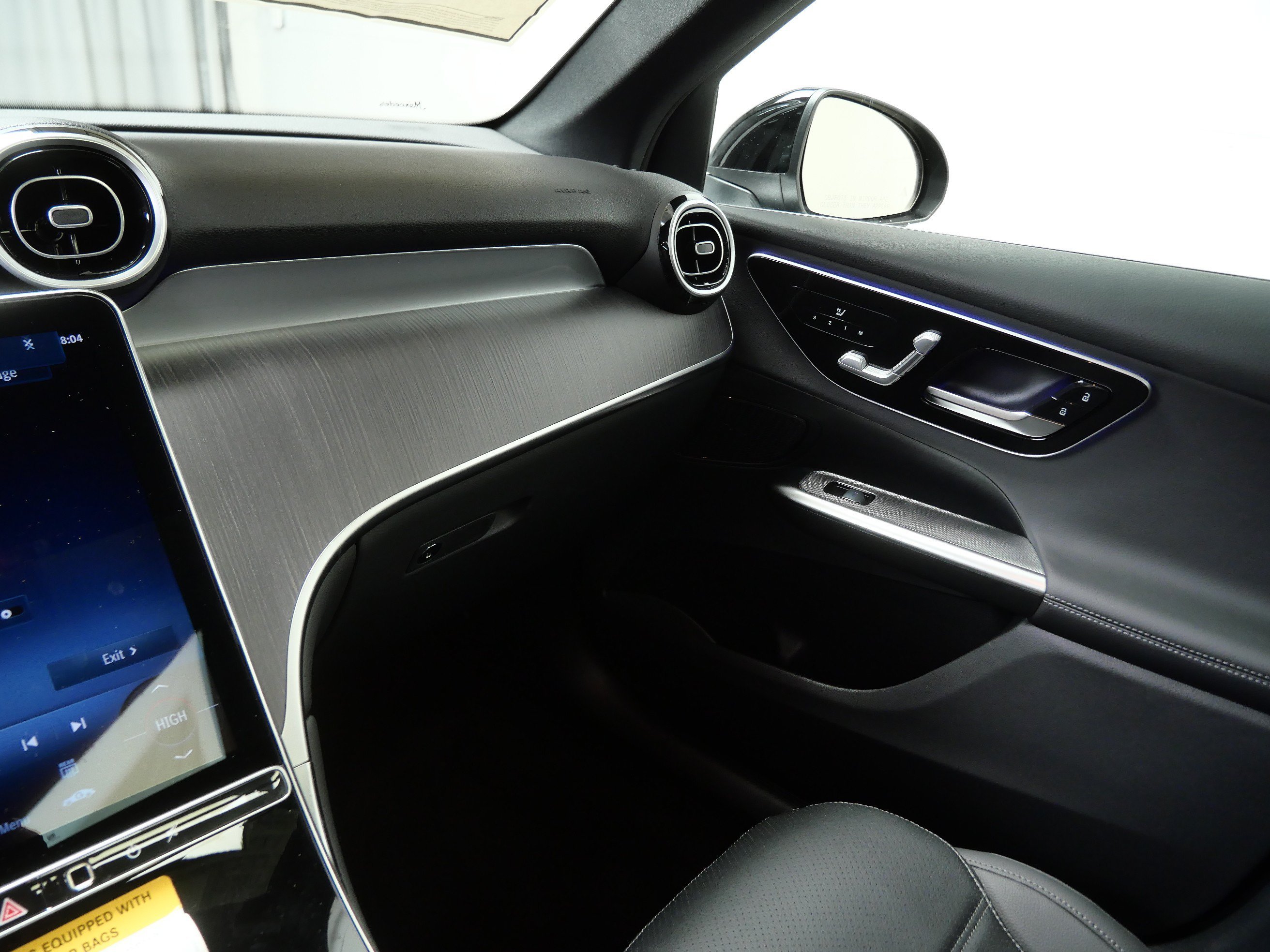 New 2026 Black Mercedes-Benz GLC 300 image 21