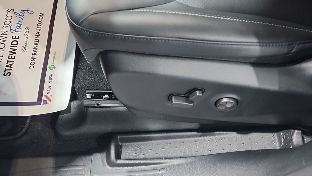 2026 Chrysler Pacifica Select - Photo 16