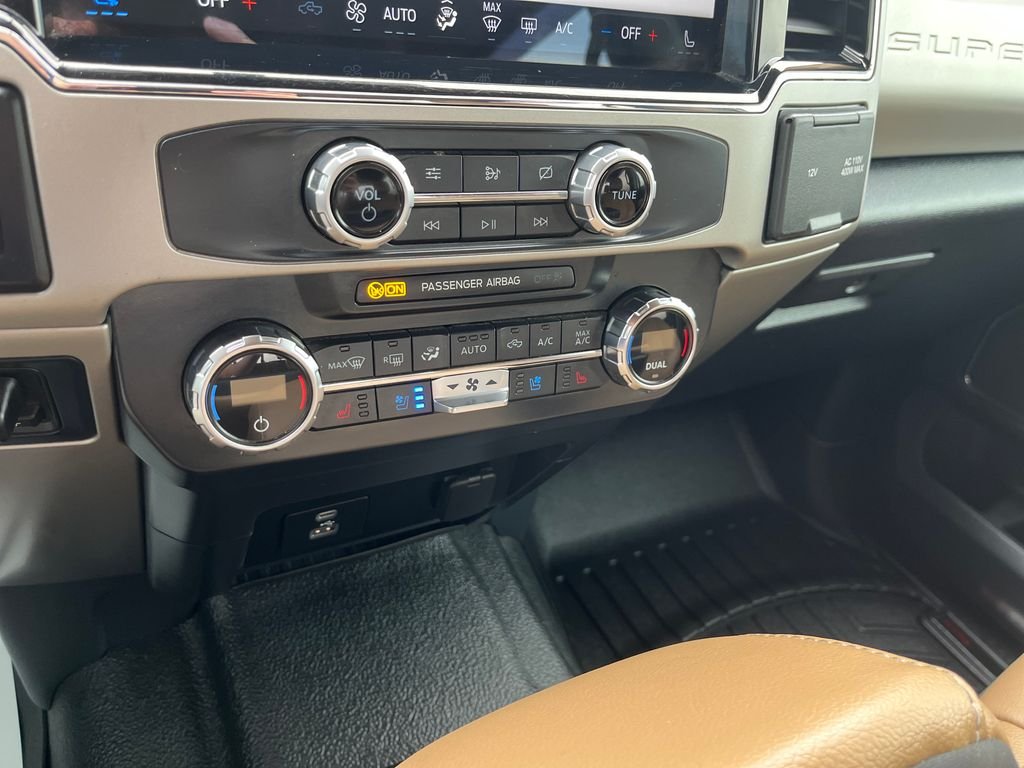 Used 2022 Oxford White Ford Lariat image 19