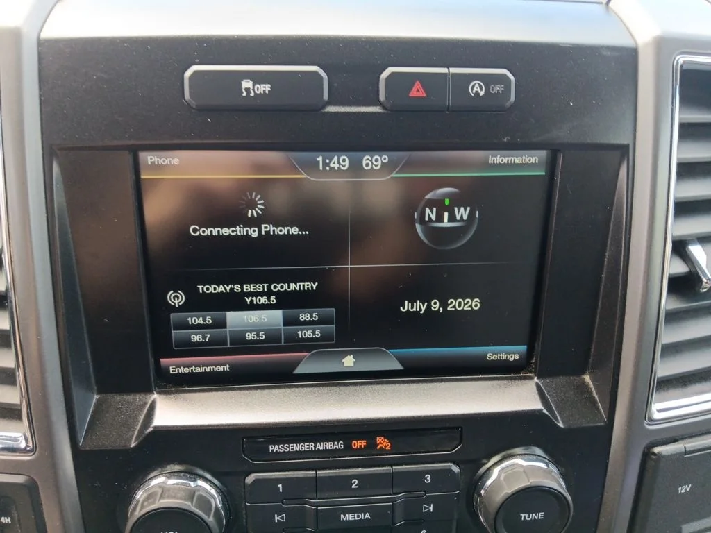Used 2015 Tuxedo Black Metallic Ford XLT image 23