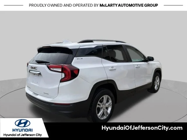 Used 2022 White GMC SLE image 3