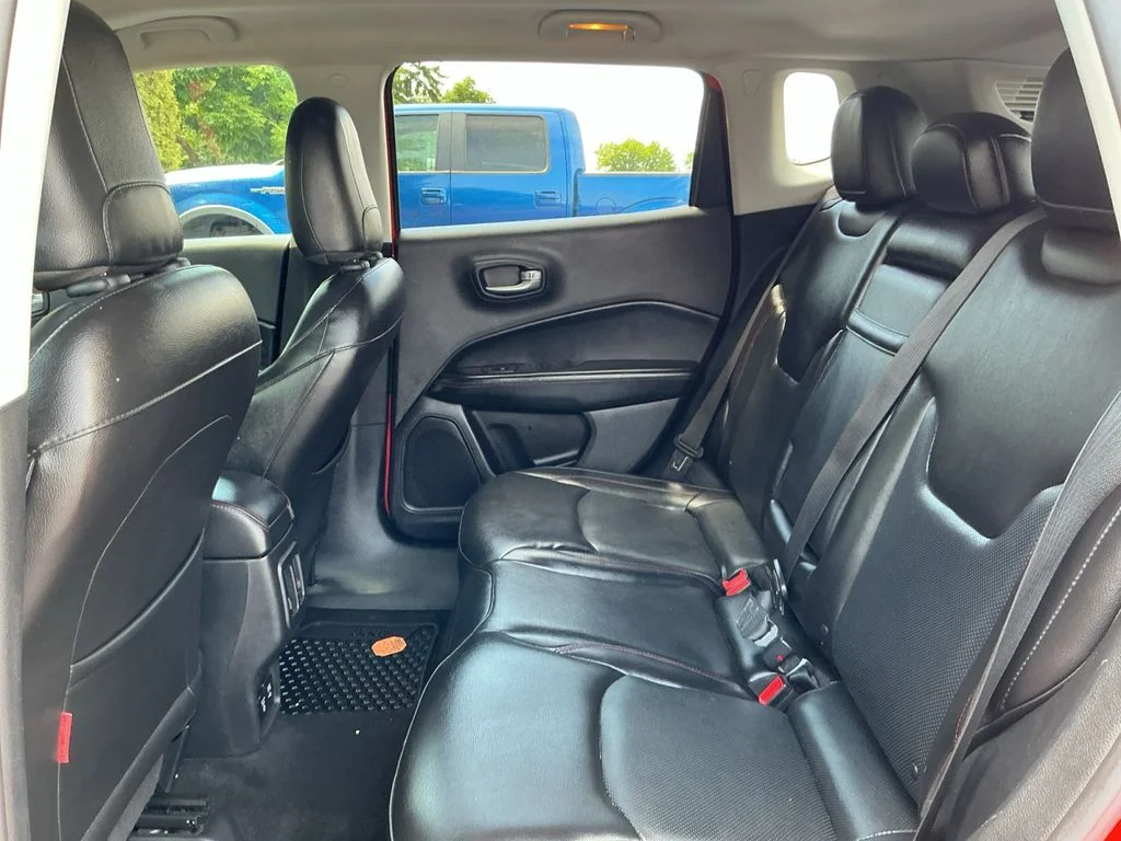Used 2018 Orange Jeep Trailhawk image 22