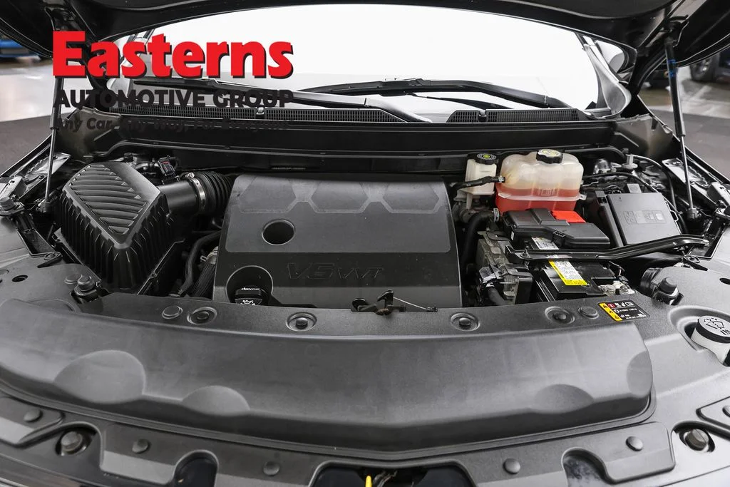 Used 2023 Black Buick Essence image 7