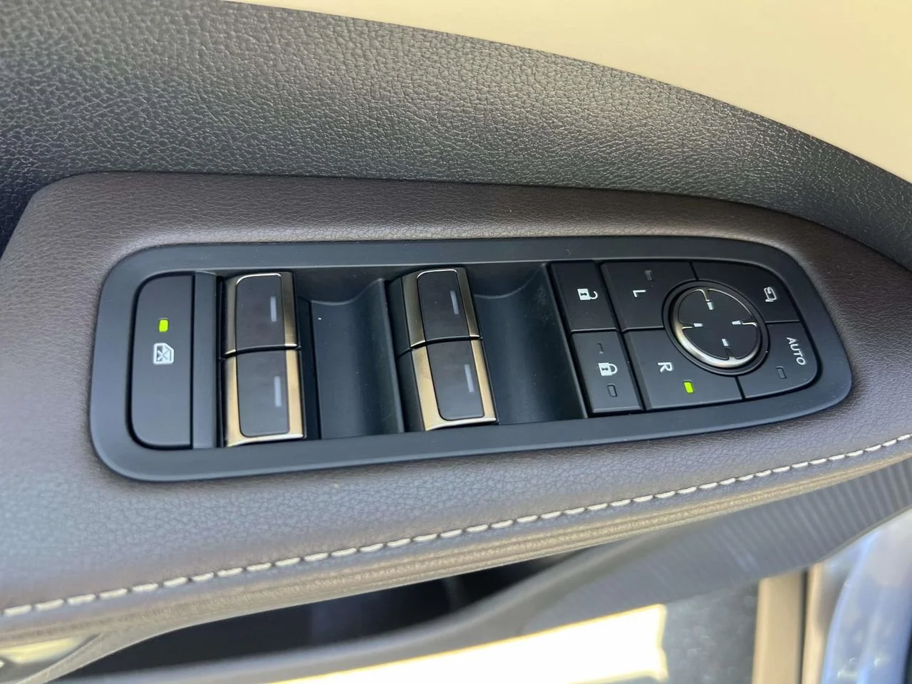 Used 2023 Nebula Gray Pearl Lexus Premium image 29
