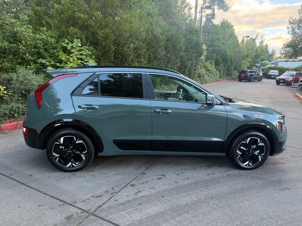 Certified 2023 Kia Niro Wind with VIN KNDCR3L14P5046680 for sale in Gladstone, OR