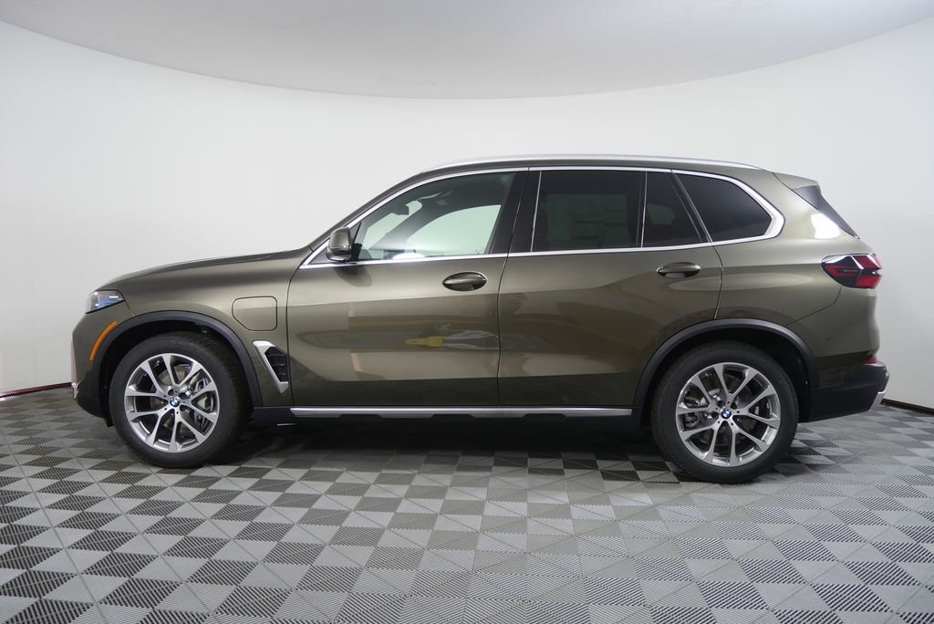 New 2026 Manhattan Green Metallic BMW xDrive50e image 6