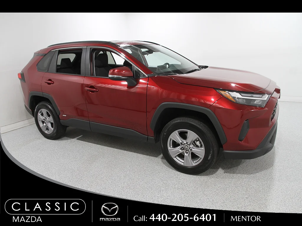 Used 2025 Ruby Flare Pearl Toyota XLE image 1