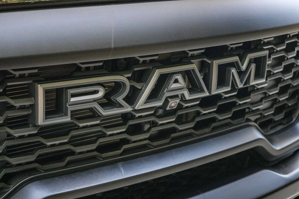 New 2026 Diamond Black Crystal Pearl-Coat Exterior Paint RAM RHO image 9