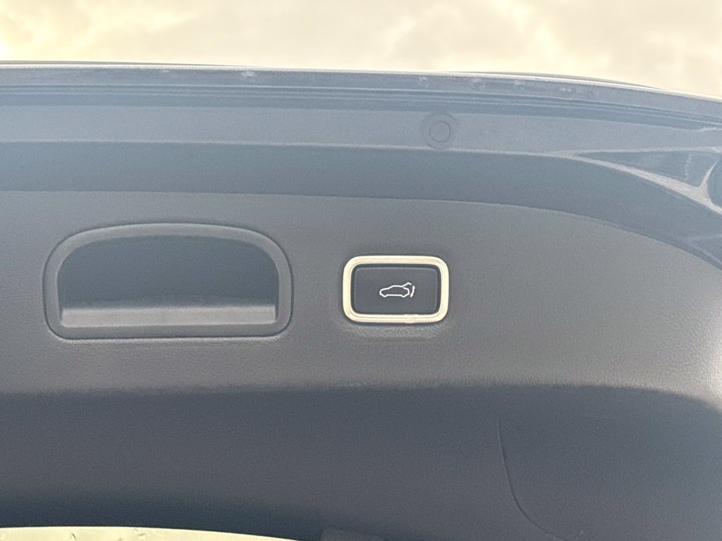 Used 2023  Kia GT2 image 17