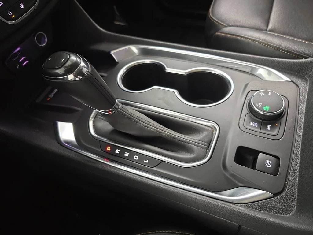 Used 2020 Silver Ice Metallic Chevrolet Premier image 26