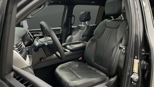 Used 2022 Baltic Gray Metallic Clearcoat Jeep Series II image 9
