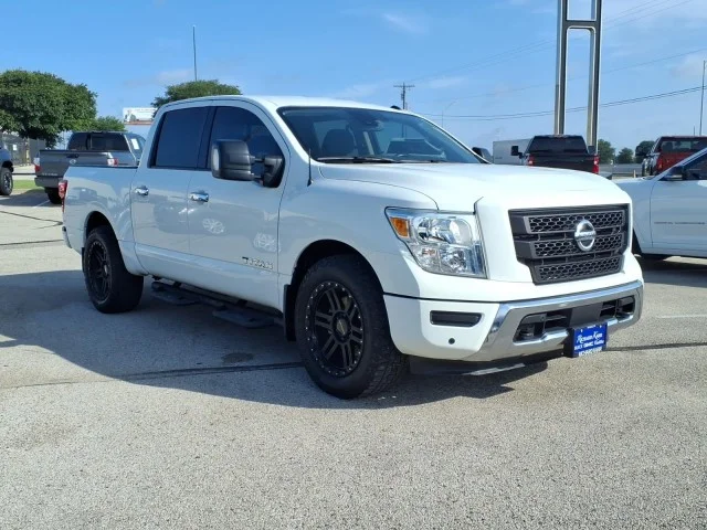 2021 Nissan TITAN