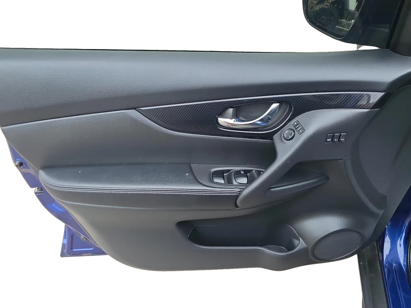 Used 2018 Caspian Blue Nissan SL image 9