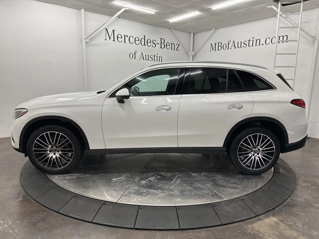 Used 2026 White Mercedes-Benz GLC 300 image 4