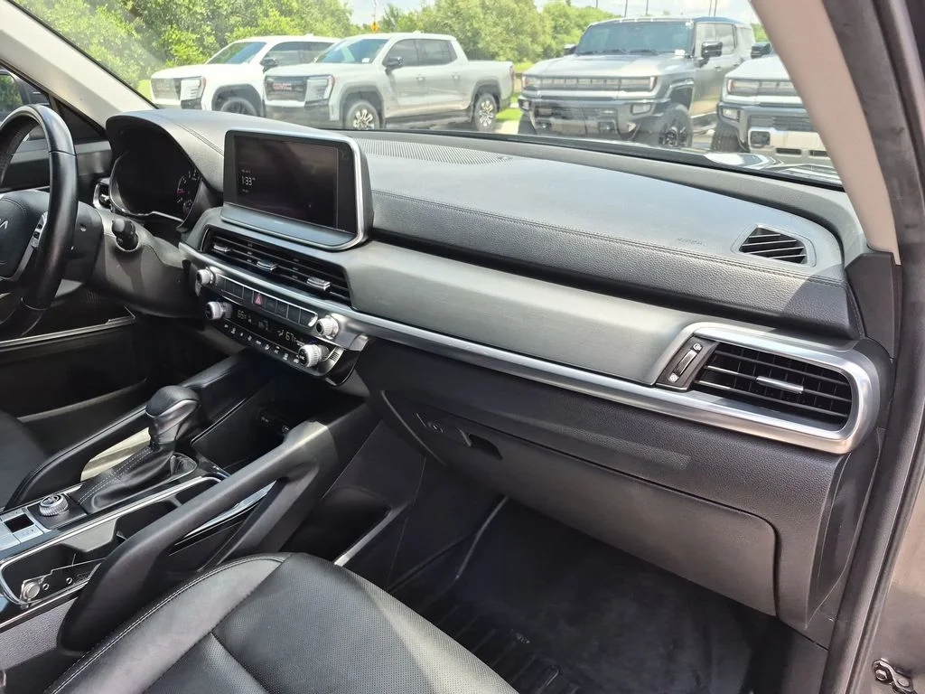 Used 2022 Gray Kia LX image 36
